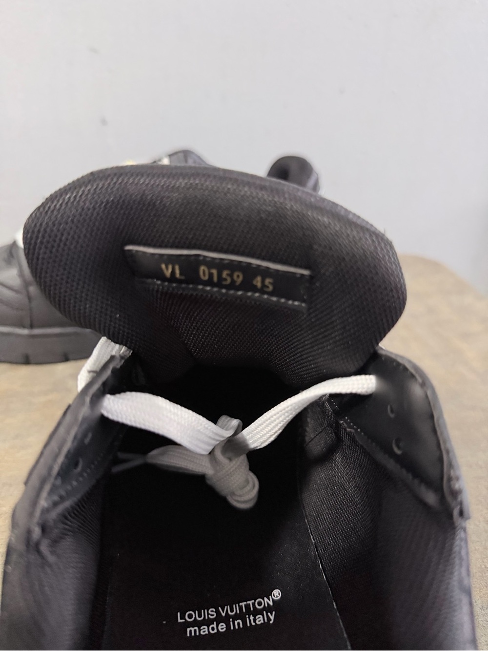 Louis Vuitton Black Men’s Low-Top Sneakers with White Laces - Picture 6 of 7
